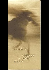 Oblaka, stromy, trávy