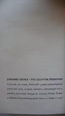 Pod ledovým příkrovem