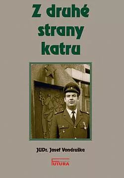 Z druhé strany katru