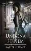 Unesena stínem