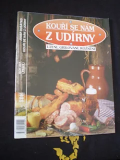 Kouří se nám z udírny