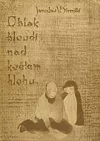 Oblak bloudí nad květem hlohu
